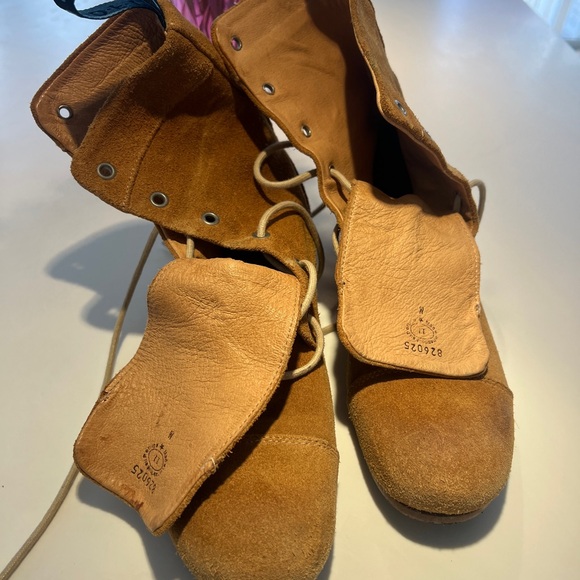 John Fluevog | Unisex suede Ankle Boots - Picture 5 of 5